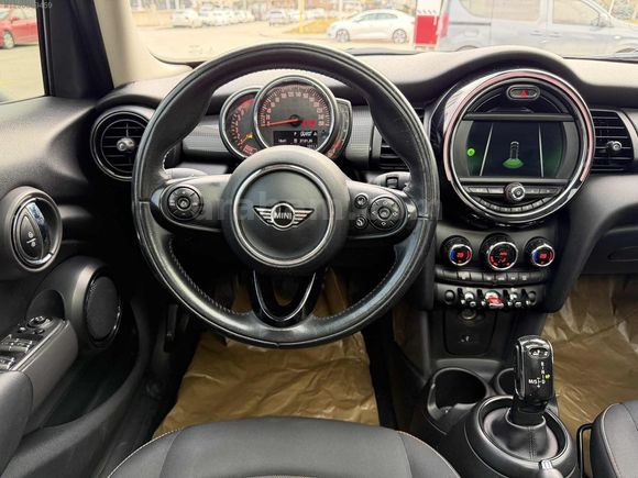 2018 MODEL MİNİ COOPER 1.5D CHİLİ CAM TAVAN KIRMIZI 80.000KM