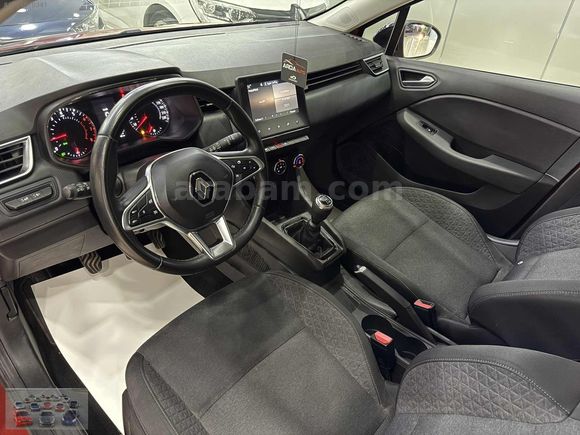 2023 CLİO 1.0 TCE TOUCH 90 HP MAKYAJLI LED/CAR PLAY/NAVİ/2 BOYA