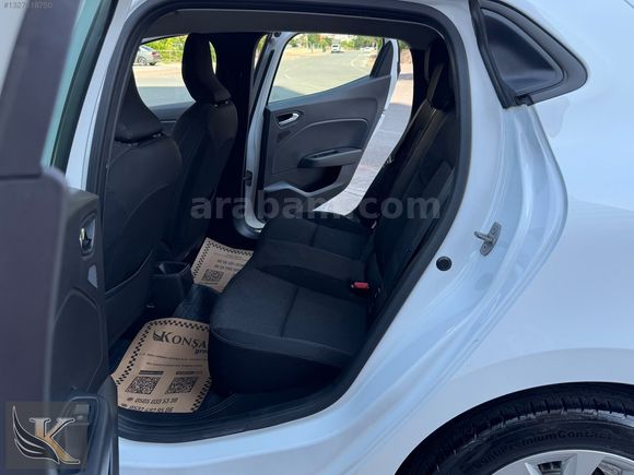 KONŞAH GROUP 2023 RENAULT CLİO 1.0TCE TOUCH BOYASIZ 48 AY KREDİ