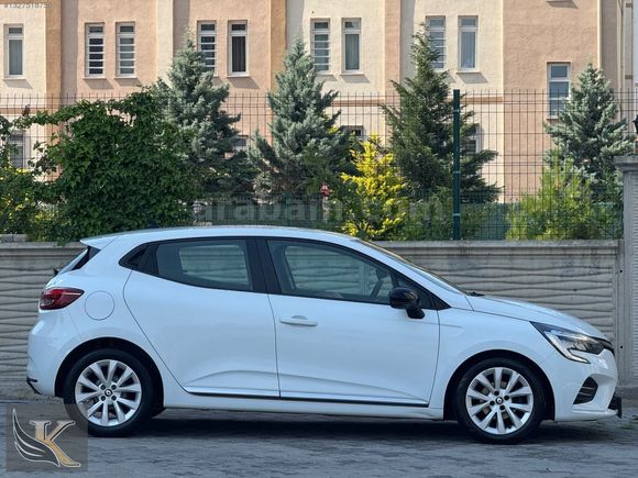 KONŞAH GROUP 2023 RENAULT CLİO 1.0TCE TOUCH BOYASIZ 48 AY KREDİ