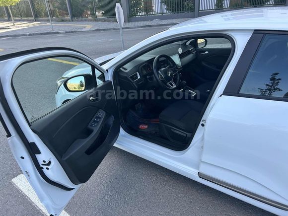 OTOMATİK VİTES 2023 MODEL RENAULT CLIO 1.0 TCE TOUCH