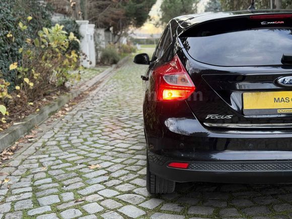 [MASCAR] 2013 FORD FOCUS 1.6 125HP IŞIK PAKET TİTANİUM TR'de Tek