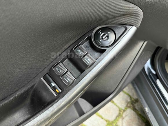 [MASCAR] 2013 FORD FOCUS 1.6 125HP IŞIK PAKET TİTANİUM TR'de Tek