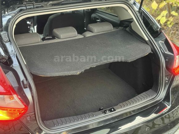 [MASCAR] 2013 FORD FOCUS 1.6 125HP IŞIK PAKET TİTANİUM TR'de Tek