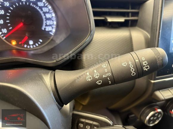 "AUTO IRMAK" 2023 RENAULT CLIO TOUCH ÇELİK JANT %20FATURALI 90HP