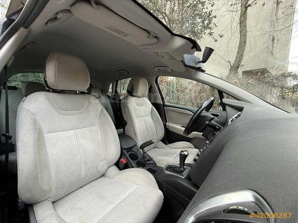 2012 MODEL 120.000 KM DE OTOMATİK VİTES TERTEMİZ C4