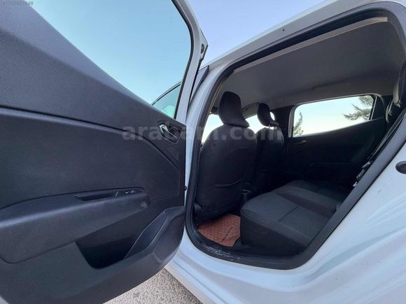 ÇELİKLER'DEN 2023 RENAULT CLİO TOUCH HATASIZ BOYASIZ