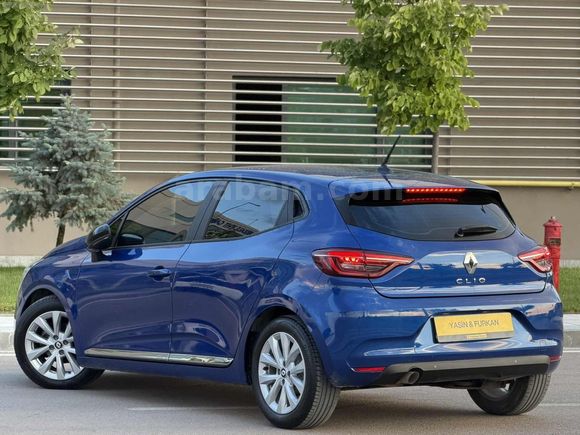 DEĞİŞENSİZ BOYASIZ TRAMERSİZ 2023 MODEL 92 BİN KM'DE ÖZEL RENK