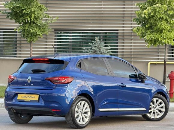 DEĞİŞENSİZ BOYASIZ TRAMERSİZ 2023 MODEL 92 BİN KM'DE ÖZEL RENK