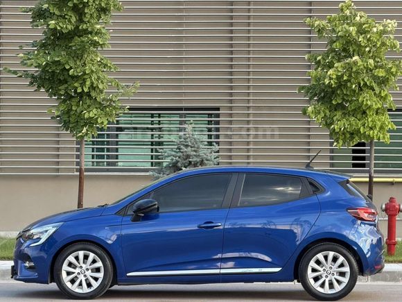 DEĞİŞENSİZ BOYASIZ TRAMERSİZ 2023 MODEL 92 BİN KM'DE ÖZEL RENK