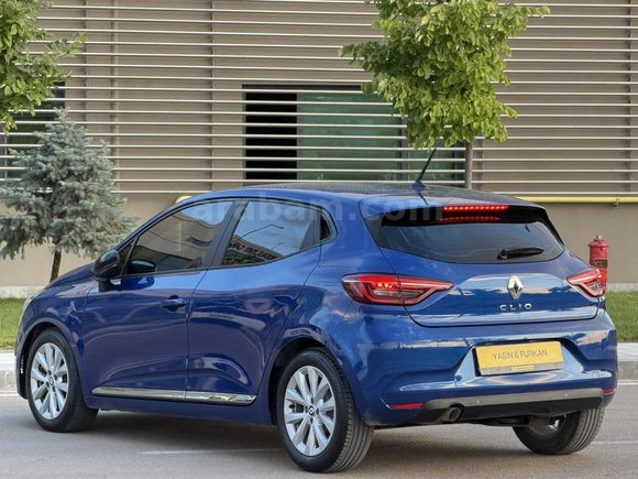 DEĞİŞENSİZ BOYASIZ TRAMERSİZ 2023 MODEL 92 BİN KM'DE ÖZEL RENK