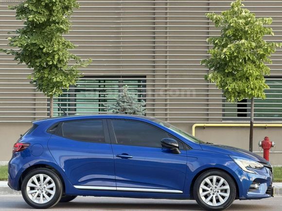 DEĞİŞENSİZ BOYASIZ TRAMERSİZ 2023 MODEL 92 BİN KM'DE ÖZEL RENK