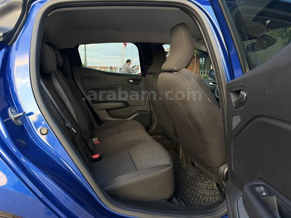 DEĞİŞENSİZ BOYASIZ TRAMERSİZ 2023 MODEL 92 BİN KM'DE ÖZEL RENK