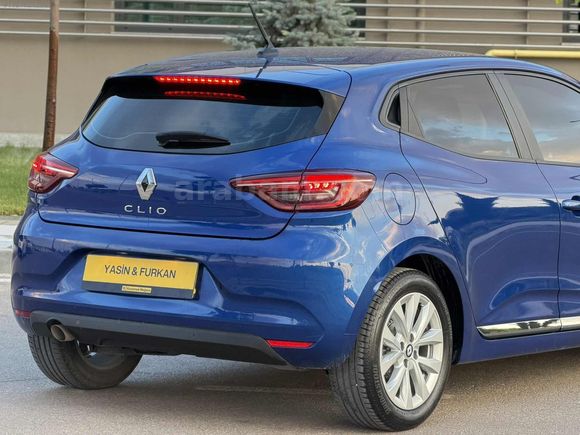 DEĞİŞENSİZ BOYASIZ TRAMERSİZ 2023 MODEL 92 BİN KM'DE ÖZEL RENK