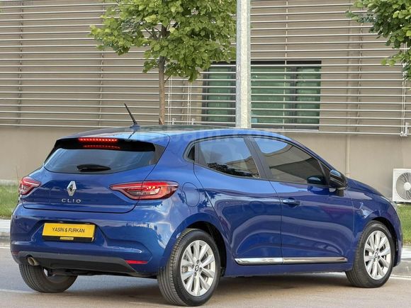 DEĞİŞENSİZ BOYASIZ TRAMERSİZ 2023 MODEL 92 BİN KM'DE ÖZEL RENK