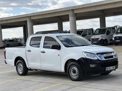 ISUZU DMAX 4x2 PİCKUP KAMYONET