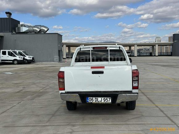 ISUZU DMAX 4x2 PİCKUP KAMYONET