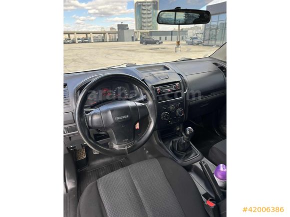 ISUZU DMAX 4x2 PİCKUP KAMYONET
