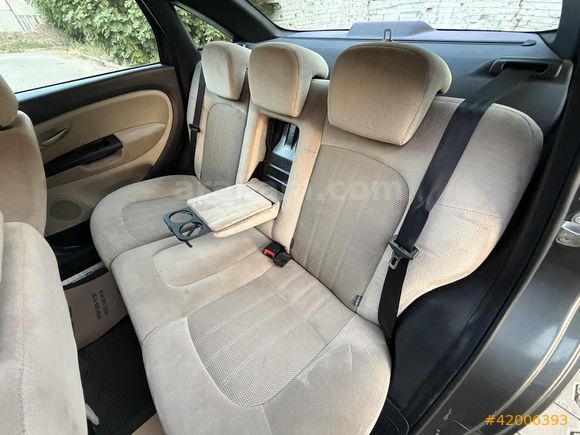 2012 EN DOLUSU HATASIZZ LİNEA 1.3 MULTİJET EMOTİON PLUS