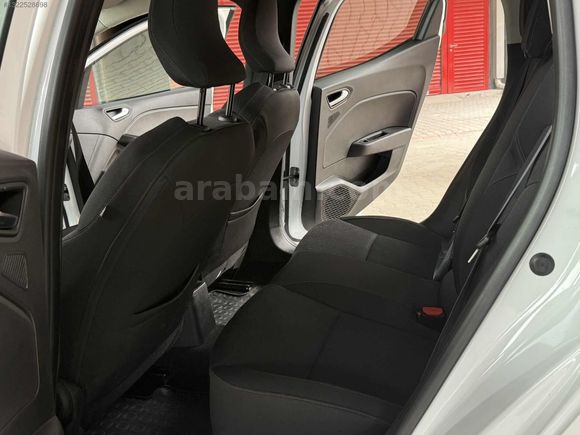 2023 CLIO TOUCH HATASIZ DEĞİŞENSİZ SADECE1 PARÇA BOYALI DÜŞÜK KM