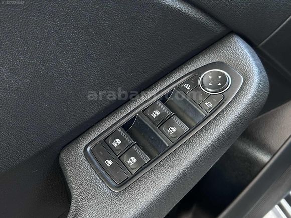 TANEER AUTO'DAN 2023 RENAULT CLIO TOUCH 46.000 KM'DE HATASIZ