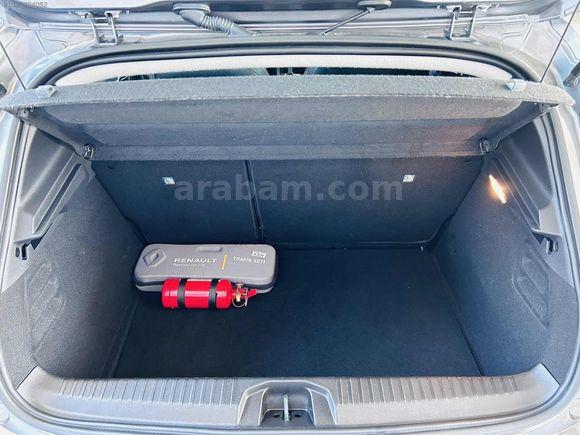 TANEER AUTO'DAN 2023 RENAULT CLIO TOUCH 46.000 KM'DE HATASIZ