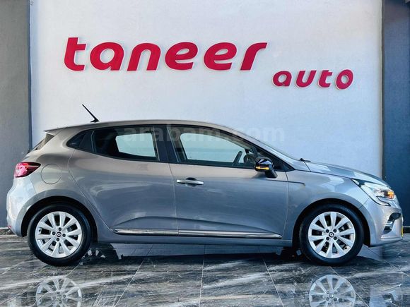 TANEER AUTO'DAN 2023 RENAULT CLIO TOUCH 46.000 KM'DE HATASIZ
