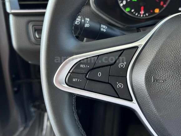 TANEER AUTO'DAN 2023 RENAULT CLIO TOUCH 46.000 KM'DE HATASIZ