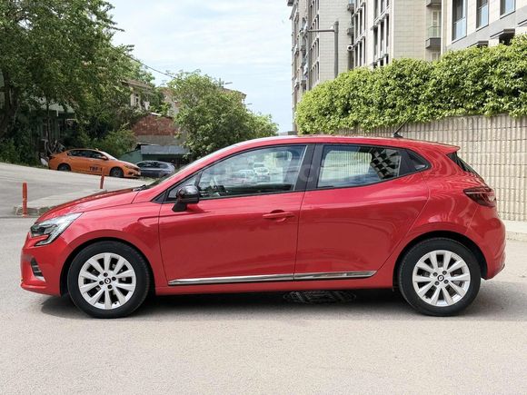 HATASIZ BOYASIZ 47 BİN KM DE TOUCH PAKET CLIO