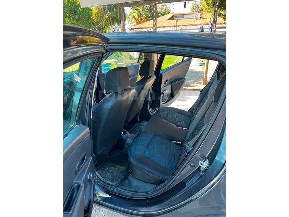 Öğretmenden Temiz Aile aracı Clio 1.5 dCi Authentique 2008 