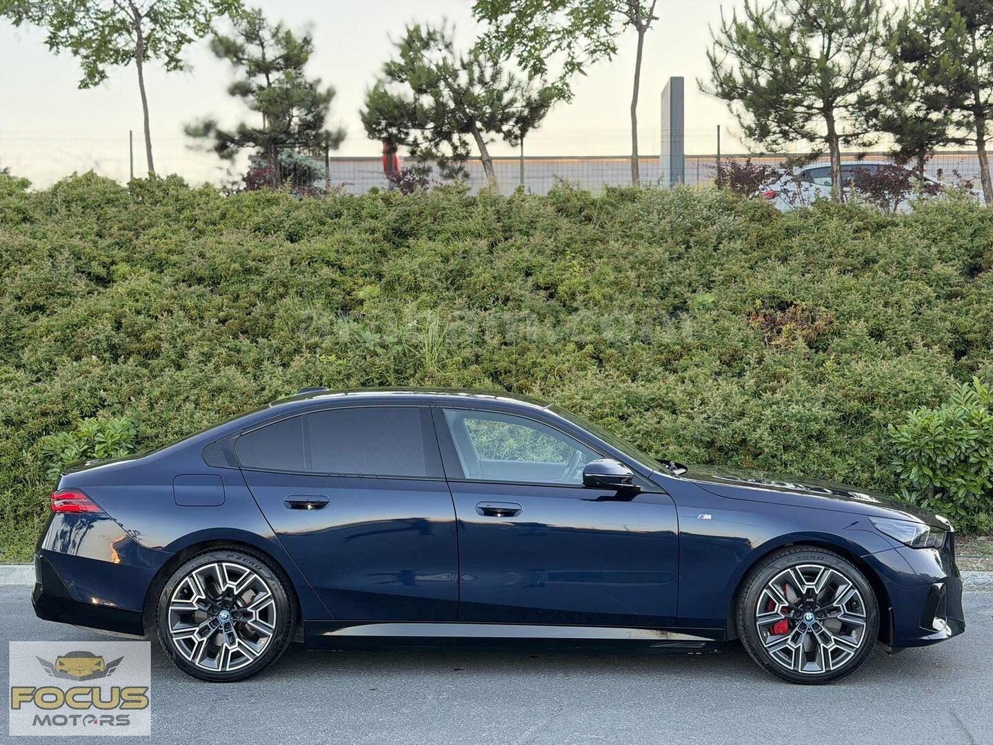 Galeriden BMW i Serisi i5 eDrive 40 M Sport 2023 Model İstanbul 40.000 km Mavi 7