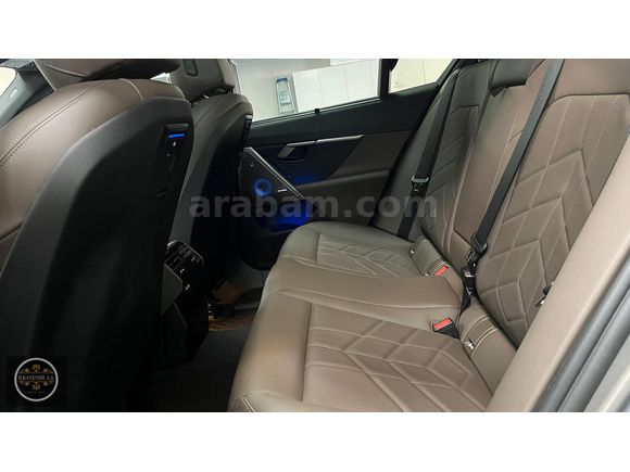 BMW İ5 eDRİVE 40 M SPORT