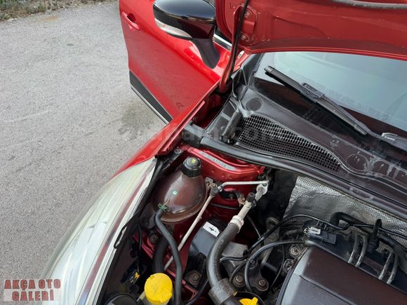 AKÇA OTODAN 2013 MODEL 136.000 KM DE 1.2 16V KLİMALI CLİO İCON