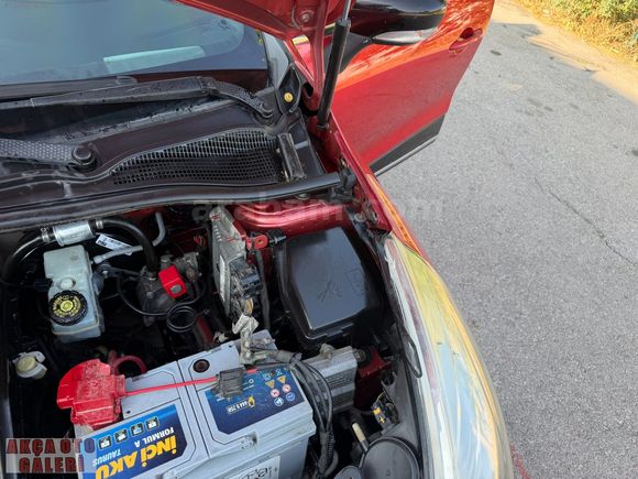 AKÇA OTODAN 2013 MODEL 136.000 KM DE 1.2 16V KLİMALI CLİO İCON