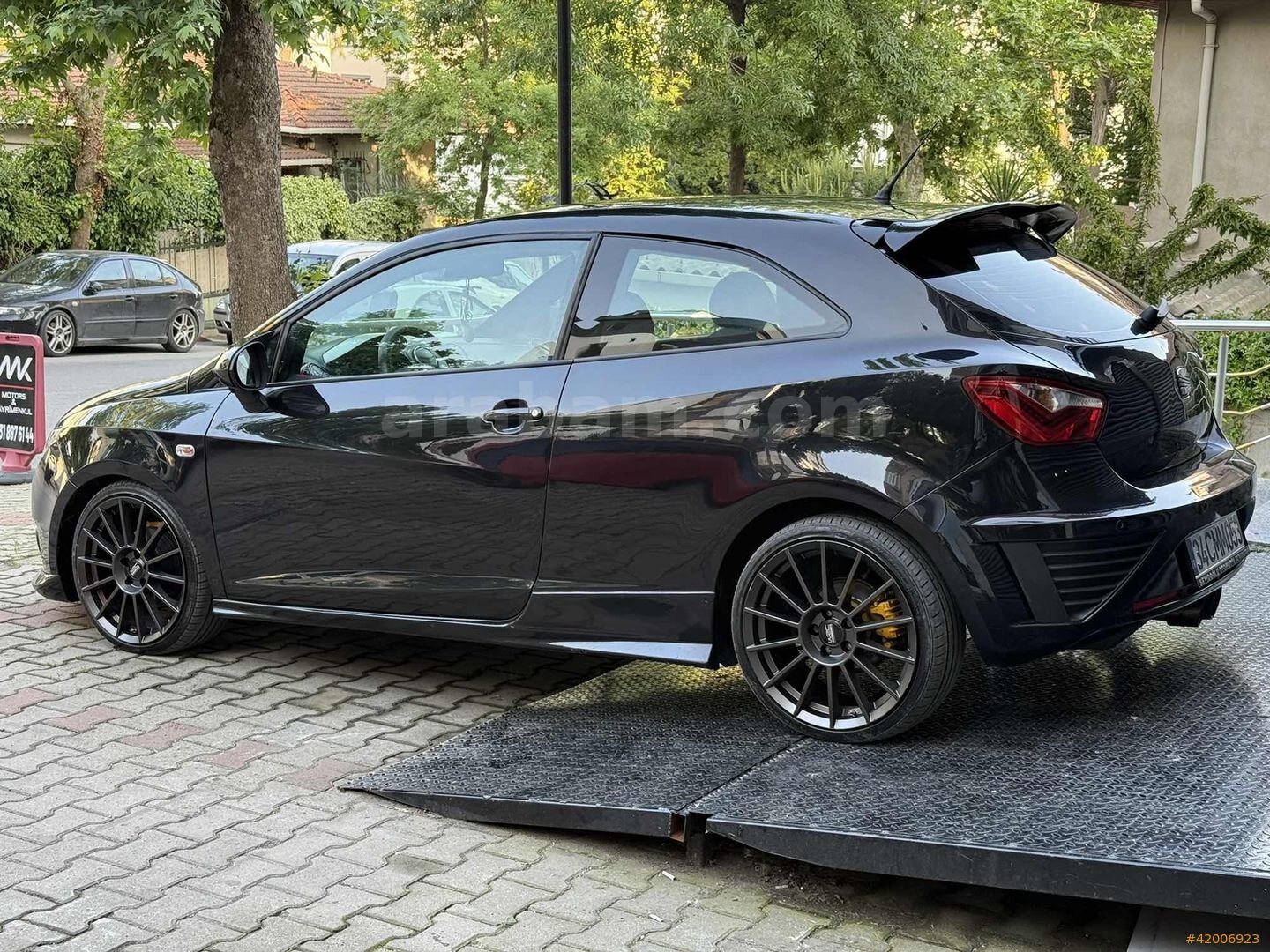 Galeriden Seat Ibiza 1.6 Sport Coupe 2009 Model İstanbul 265.500 km Siyah 2
