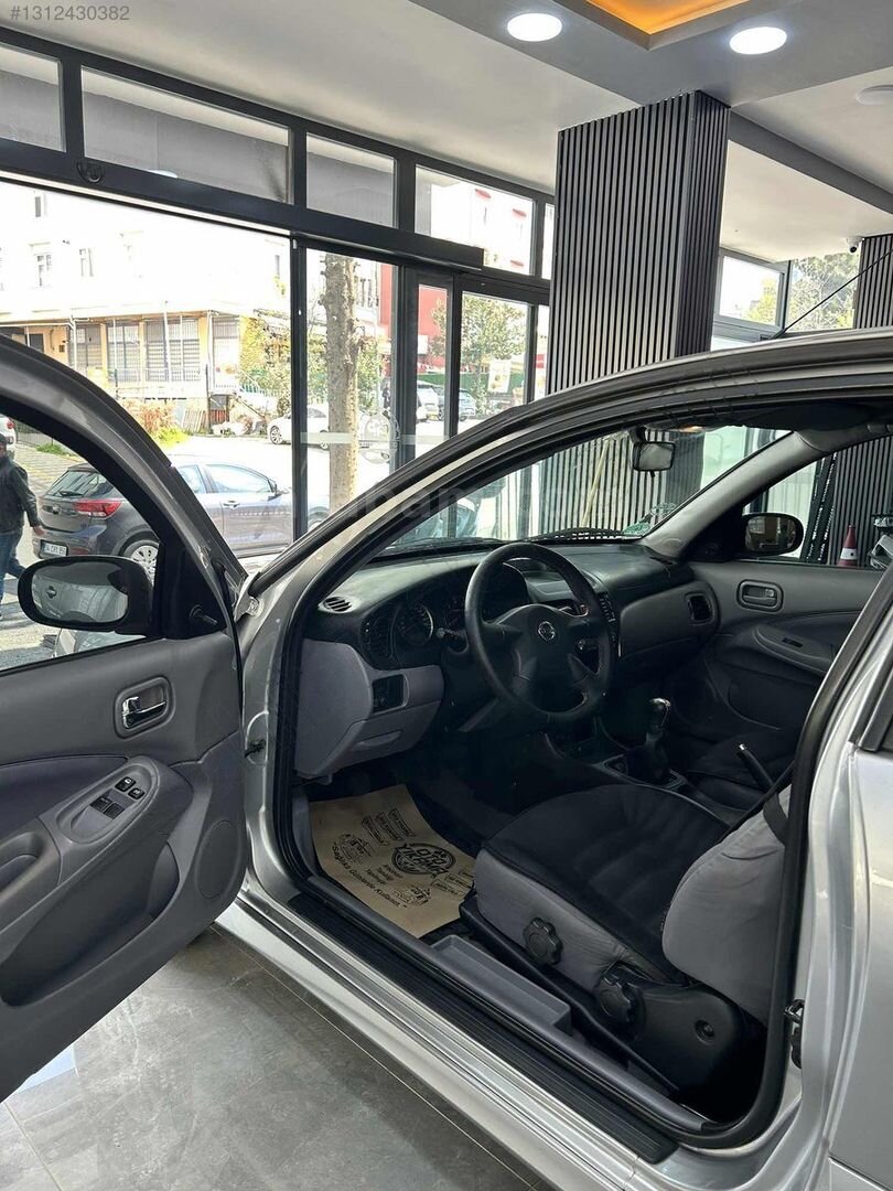 Galeriden Nissan Almera 1.5 Visia 2003 Model İstanbul 155.284 km Gri 5