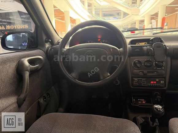 Full Bakımlı Eksiksiz Opel Corsa 1.4 GLS
