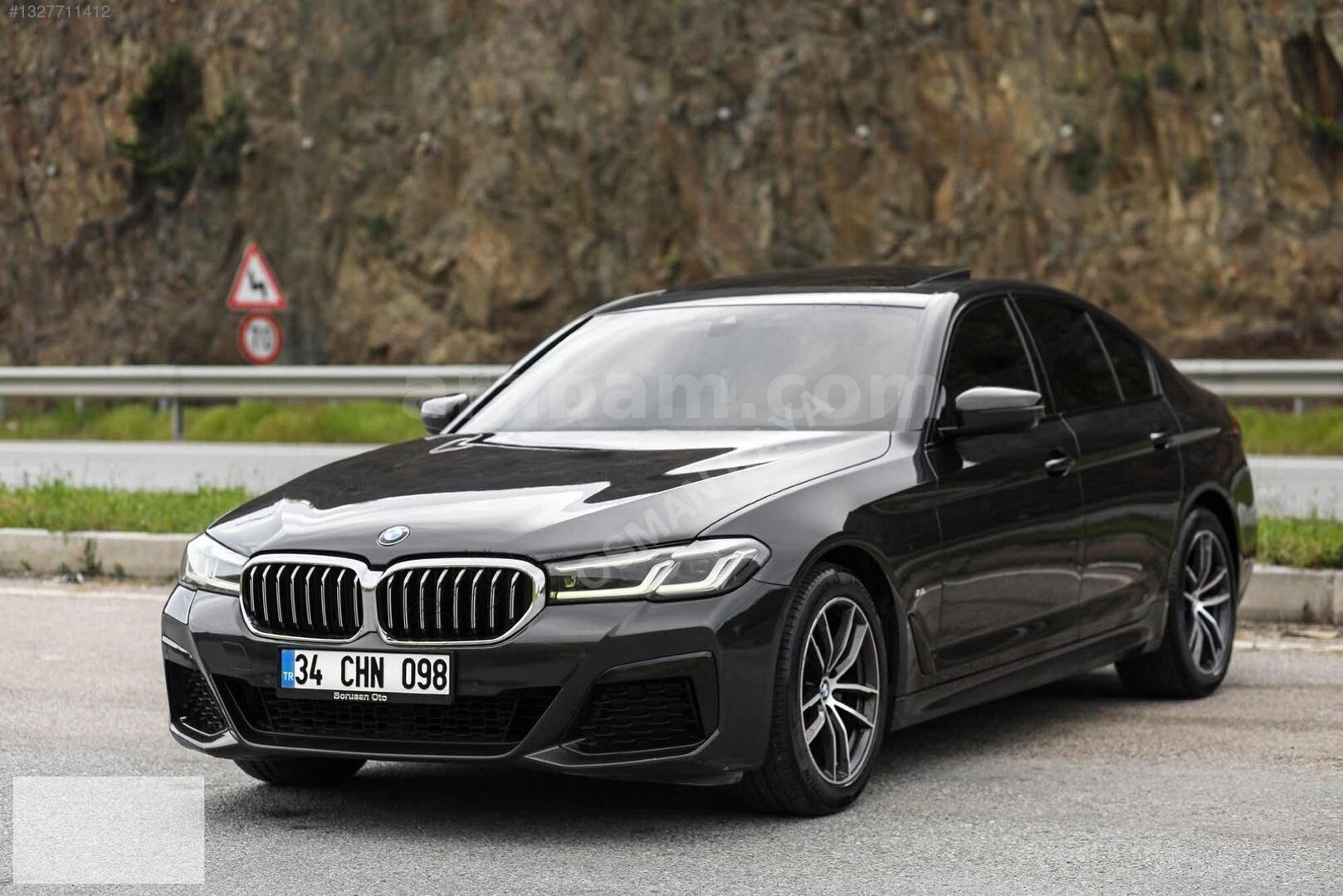 Galeriden BMW 5 Serisi 520i Special Edition M Sport 2020 Model Çorum 200.000 km Füme 7