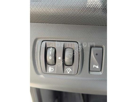 Dara Motors Hatasız İcon Clio Otomatik Vites