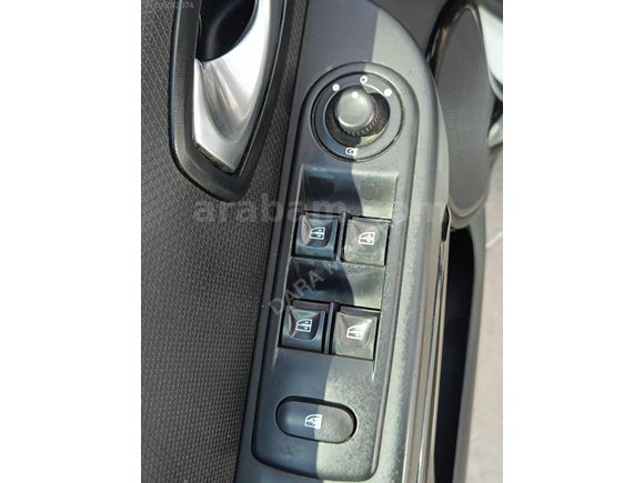 Dara Motors Hatasız İcon Clio Otomatik Vites
