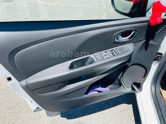 HATASIZ 2018 RENAULT CLİO 1.5 DİZEL OTOMATİK ICON