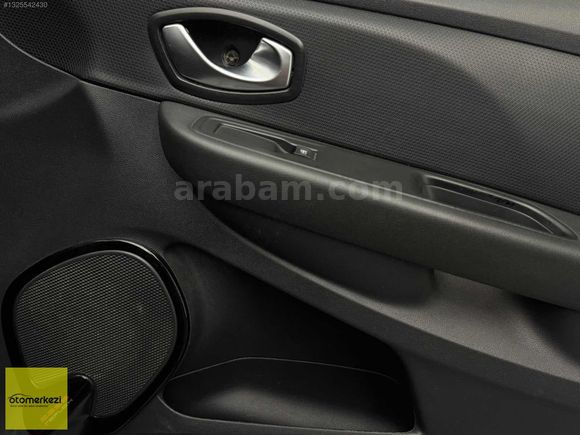 OTOMERKEZI ESKISEHIR den 2019 MODEL 1.5DCI ICON CLIO