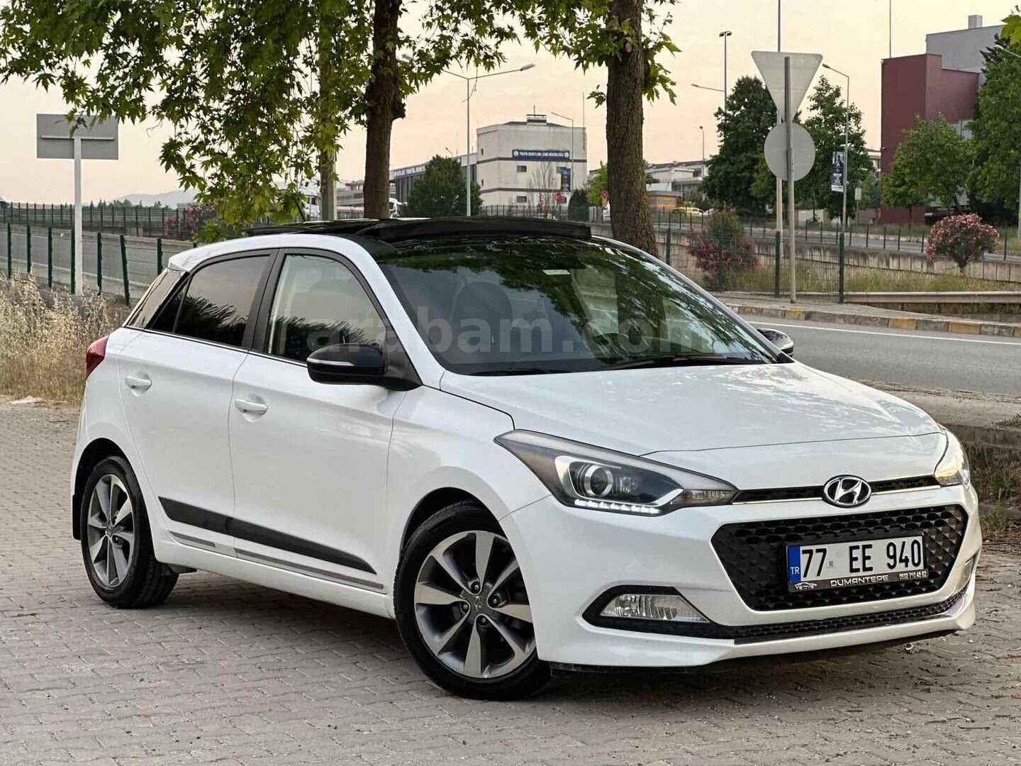 Sahibinden Hyundai i20 1.4 MPI Elite Smart 2015 Model Yalova 110.000 km Beyaz 7