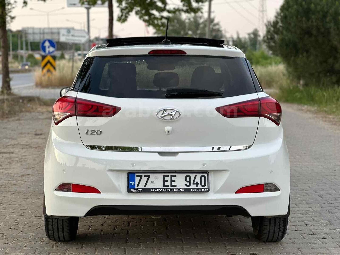 Sahibinden Hyundai i20 1.4 MPI Elite Smart 2015 Model Yalova 110.000 km Beyaz 5