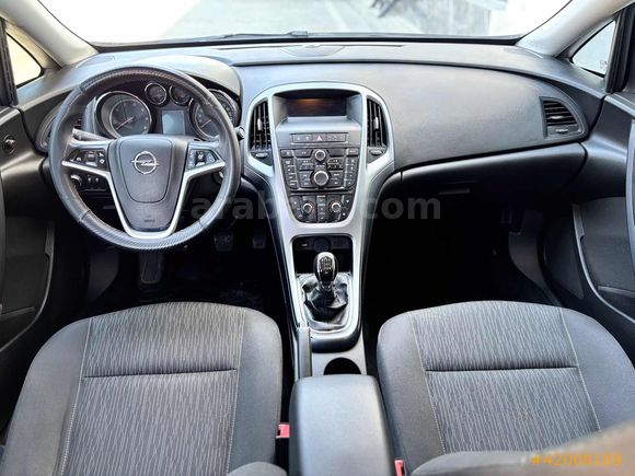 ASTRA 1.6 CDTİ-BOYASIZ-DEĞİŞENSİZ-TRAMERSİZ-ORJİNAL