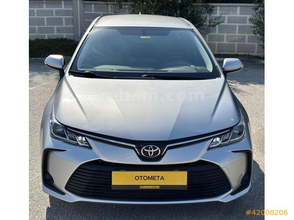 COROLLA 1.5 VİSİON-42.000 KM-BOYASIZ-DEĞİŞENSİZ-TRAMERSİZ