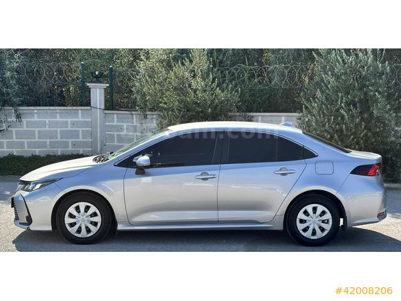 COROLLA 1.5 VİSİON-42.000 KM-BOYASIZ-DEĞİŞENSİZ-TRAMERSİZ