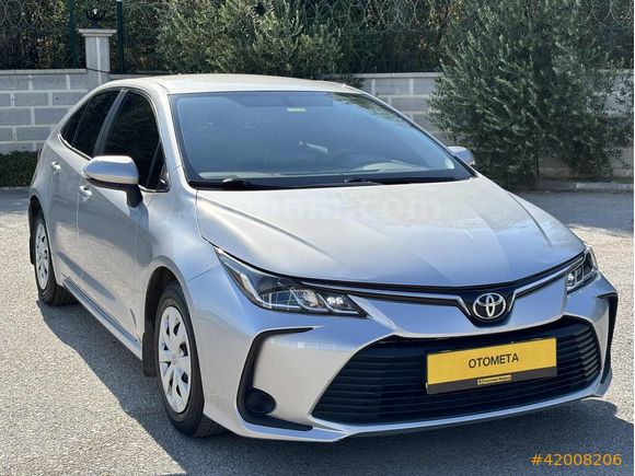 COROLLA 1.5 VİSİON-42.000 KM-BOYASIZ-DEĞİŞENSİZ-TRAMERSİZ