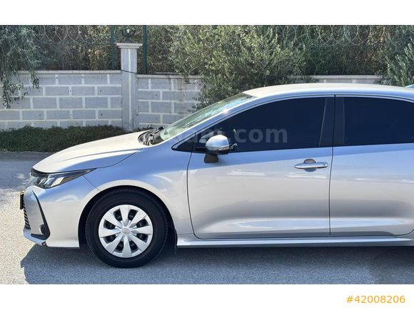COROLLA 1.5 VİSİON-42.000 KM-BOYASIZ-DEĞİŞENSİZ-TRAMERSİZ