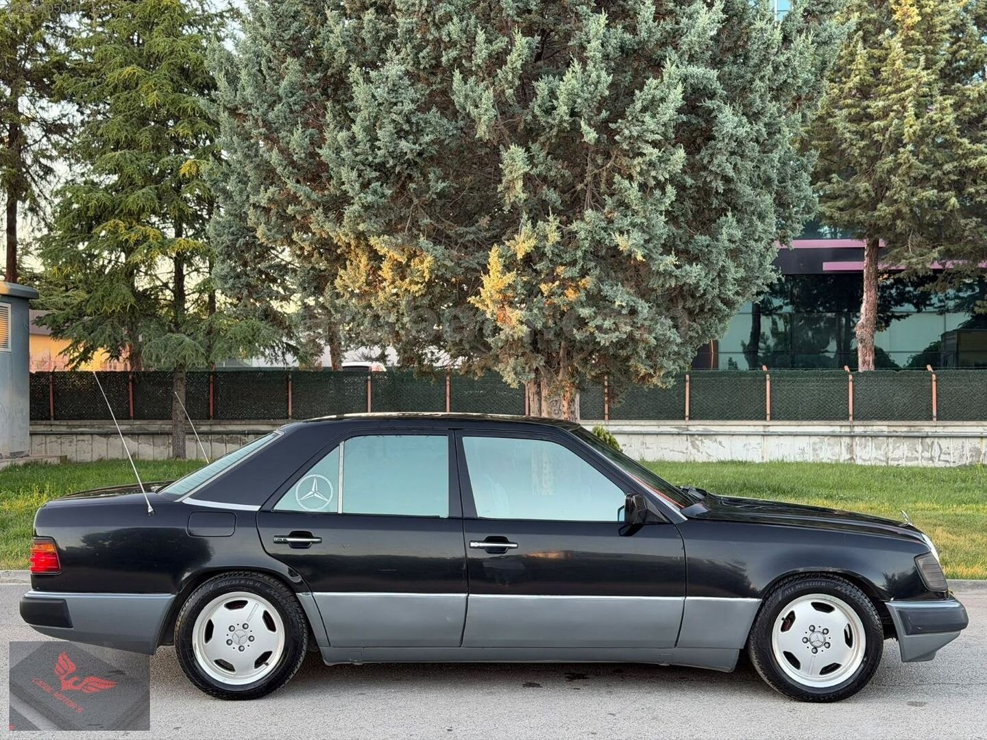 Galeriden Mercedes - Benz 200 E 1990 Model Konya 307.000 km Siyah 6